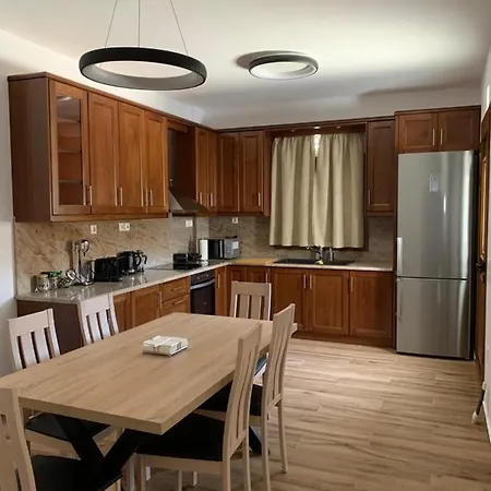 Komis Crown - Luxury Holiday home