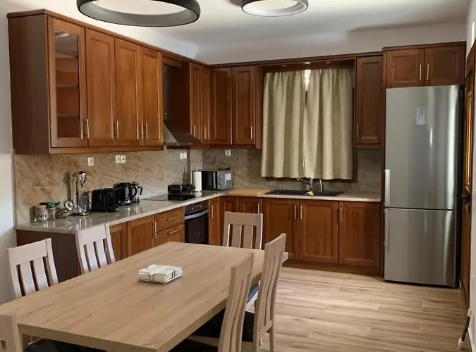 Komis Crown - Luxury Feriehus